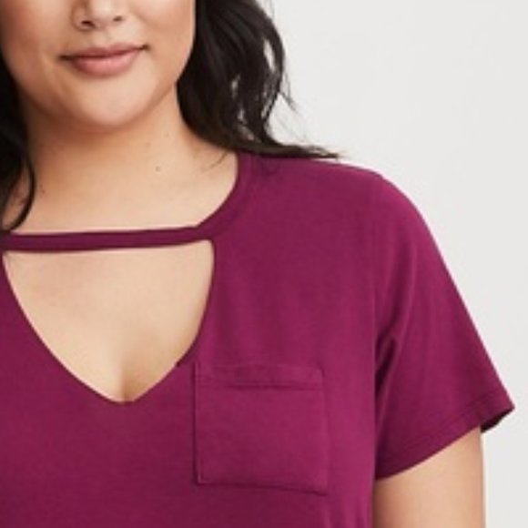 Last One! Torrid 6X  Berry Choker Blouse Tee NWT - Picture 4 of 10